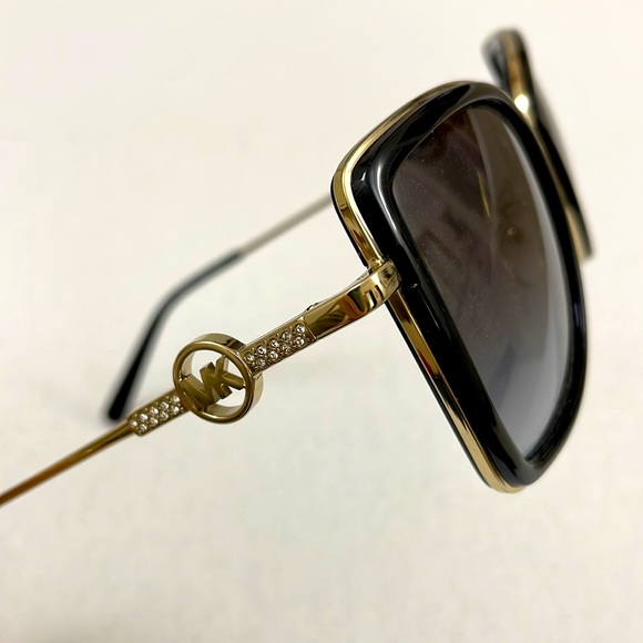 NEW Michael Kors Sunglasses with Case - Picture 5 of 7